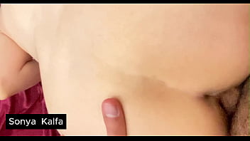 Ibu Tiri Berpantat Besar Dihajar Habis-habisan Usai Mandi