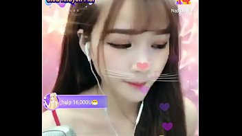 Cewek Asia Imut Ngobrol Panas Di Uplive