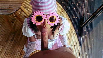 Gadis Asia Pembantu Rumah Tangga Memohon Untuk Dimasuki Dari Belakang