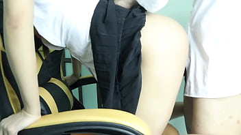 Mahasiswi Thailand Dibimbing Senior Kampus Hingga Meleleh