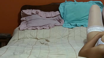 Kamera Tersembunyi – Masturbasi Bersama Ibu Tiri Latin Dan Anak Tirinya, Dia Mengerang Minta Ditusuk Kontol Besarnya Ke Dalam Memek Berbulu Yang Menggoda