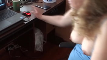 Istriku Yang Latin, Ibu Matang Nan Cantik Doyan Coli Sambil Nonton Bokep, Klimaks Dahsyat Meronta Minta Kontol