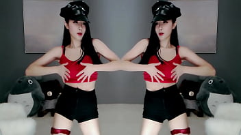 Em Gái Trung Quốc Uốn éo Trên Bãi Biển Nóng Bỏng