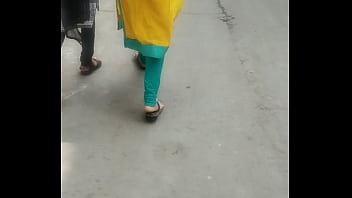 Gadis India Bergoyang Pantatnya