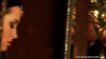 Malam Panas Penari Erotis Di India Yang Menggoda