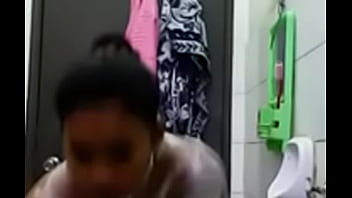 Goyang Hot 4392872, Narsis Bikin Geli