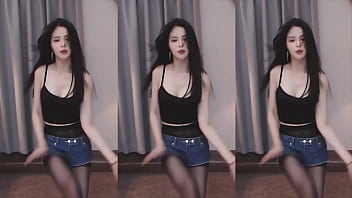 Cô Gái Trung Quốc Uốn éo Quyến Rũ Trên Tàu