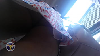 Gadis India Menggoda Dengan Rok Pendeknya