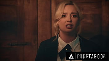 Lexi Lore, Si Perawan Nakal, Dihajar Habis-habisan Dan Ditumpahi Dua Kali Oleh Kakak Tiri Berotot Demi Memuaskan Arwah Mesum Lewat Papan Ouija