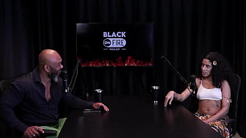 Morena Safada Exibe A Boceta Peluda E O Cuzão Depois De Falar Que Adora Ser Natural, Amiga Criticou Mas Ela Ama Tomar Porra Na Boca, Atendeu Um Russo E Foi Banida Por Causa De Um árabe – Bibi Hourani