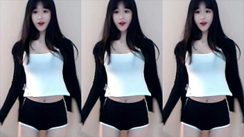 Em Gái Trung Khoe Thân Bốc Lửa Trên Tàu Lượn Siêu Tốc