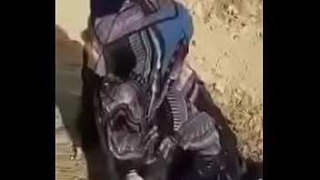 Mengencingi Jilbab Dengan Nafsu