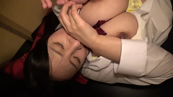 Gadis Sekolah Jepang Berpayudara Besar Pijat Rahasia Yang Menggoda