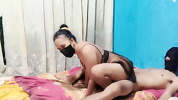 Menggoda Istri Tetangga, Bikini Tipis Mengungkap Hasrat Yang Membara