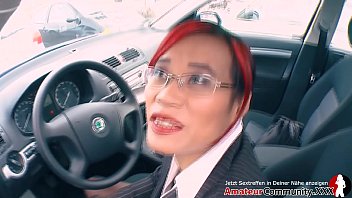 Kepala Kantor Asia Dapat Facial Spesial Sepulang Kerja