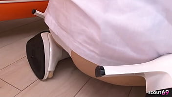 Perawat Jepang Kurus Beraksi Dengan Mulut Menggoda Di Film Porno Tanpa Sensor