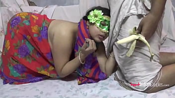 Pasangan India Bercinta Di Ranjang Dengan Penuh Gairah