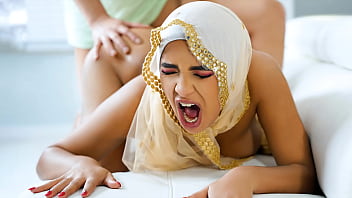 Membujuk Pacar Berhijabku Yang Dilarang Bercinta Karena Budaya Untuk Melakukan Hubungan Intim