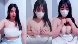 Gadis Seksi Montok Pamer Payudara Besar Menggoda