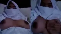 Hijab Toge Sembur Sperma Di Meja Kantor