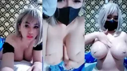 Pemimpin Perusahaan Menggoyangkan Mainan Seks Di Payudara Montoknya