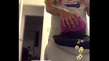 Tante Montok Mengisap Kontol Di Facebook Live