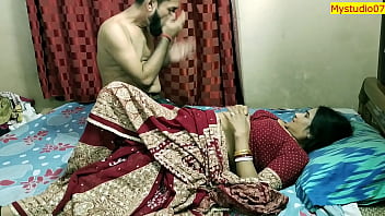 Bhabhi India Yang Seksi Dan Liar Menggoda Teman Dekat Suaminya Untuk Adegan Panas Dengan Suara Erotis Dalam Bahasa Hindi Yang Jelas!