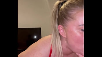 Kakak Tiriku Punya Kontol Besar Dan Memberikannya Padaku Untuk Kumainkan