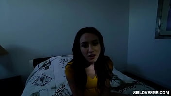 Adik Tiriku Kuperkosa Di Depan Mataku