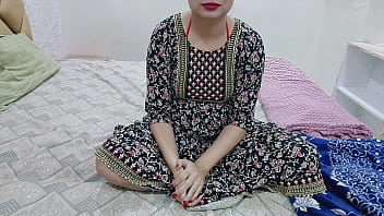 Kakak Tiriku Sendirian Di Kamar, Aku Masuk Dan Meraba-raba Memekku Di Malam Hari Saat Dia Melihat