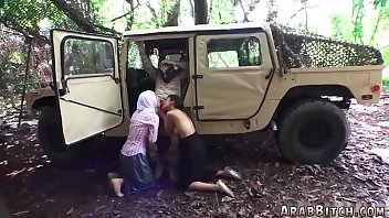 Penari Telanjang Arab Yang Menggoda Di Rumah Keduanya