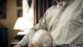 Anak Tiri Yang Cemburu Menggoda Ibu Tirinya Untuk Membalas Dendam Pada Ayah Tirinya