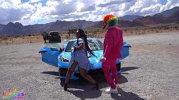 Panggung Panas Nyny Lew: Menyerahkan Segalanya Demi Kenikmatan