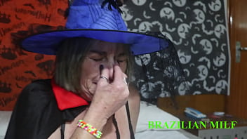 Malam Halloween, Aku Menggenjot Memek Ibu Mertuaku Sampai Meraung-raung (tonton Vidio Lengkapnya Di Red/sheer)