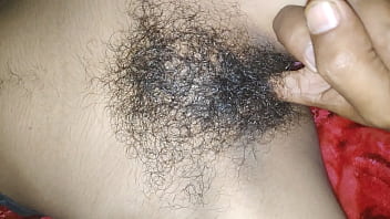 Bokep India Bhabi Cantik Memeknya Ngesot Cepat