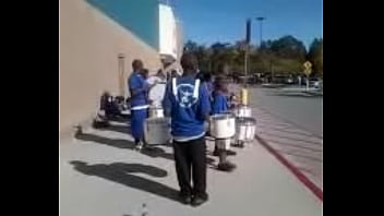 Orkes Penggairah Yang Menggoyang Ranjang