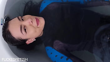 Malam Panas Di Kedalaman Laut, Tubuhku Terikat Dan Tunduk Menantimu