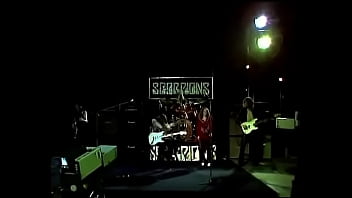 Malam Panas Scorpions 1977: Sengatan Gitar Dan Erotisme Di Atas Panggung