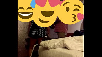 Istri Seksi Desi Menggoda Tukang Kabel Dengan Tubuhnya Yang Menggairahkan