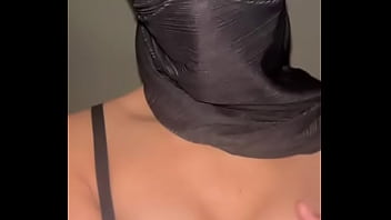 Gadis Arab Solo Berhijab Meremas Payudara Muslimnya • Pertunjukan Toket Nakal Untukmu