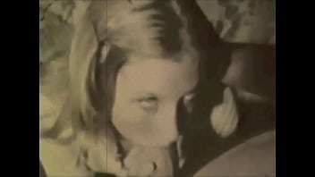 Kakak Tiriku Yang Nakal Menggoda Dan Kami Bercinta Dengan Stoking Ibuku Yang Masih Melekat Di Tubuhnya.