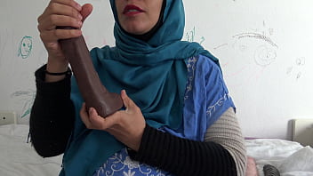 Istri Arab Aljazair Yang Panas Dan Nakal, Jadi Jalang Di Prancis