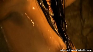 Gadis India Misterius Yang Membuka Rahasia Sensualnya