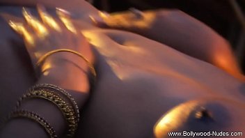 Keagungan Dan Sensualitas Dari India Yang Menggoda