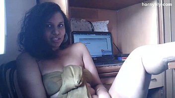 Gadis India Bernama Lily Menggoda Dengan Kata-kata Mesum Yang Bikin Panas