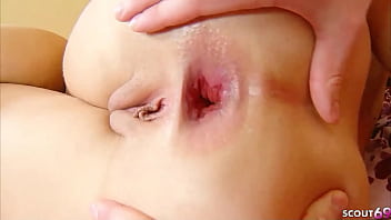 Pesta Dubur Adik Tiri Mungil 18 Tahun Dihujani Sperma Gede