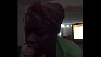 Kakak Tiriku Menghukumku Karena Ketiduran Dan Membangunkanku Dengan Cara Yang Menggairahkan