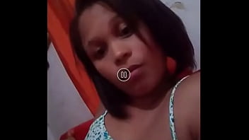 Tubuh Seksi Bergoyang Liar Di Atas Panggung Tango Live