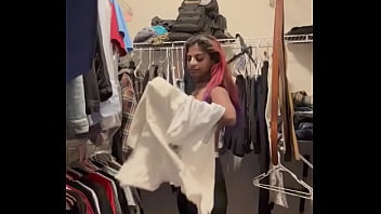 Kamera Tersembunyi Merekam Desi Telanjang Saat Berganti Baju