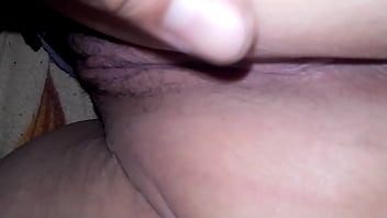 Gadis India Dengan Celana Dalam Tipis Yang Menggoda